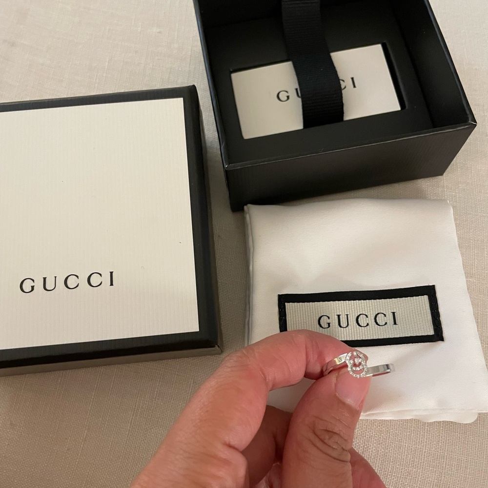 Gucci Diamond and white gold Logo Ring